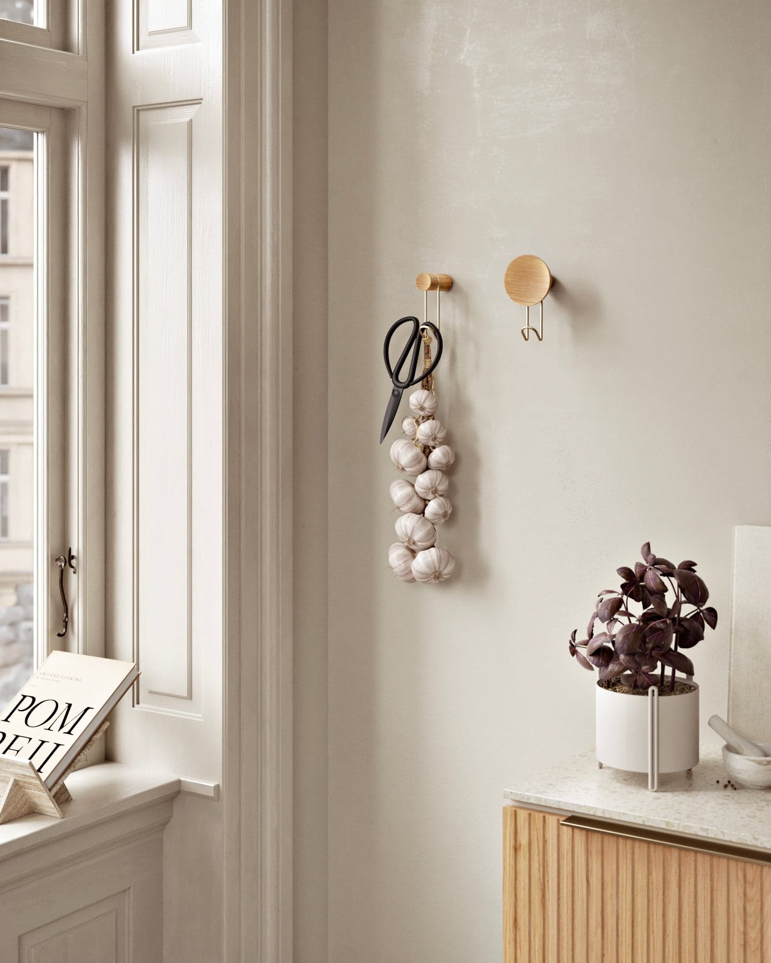 WOUD Around wall hanger (Small) - Oak/satin brass — фото 4