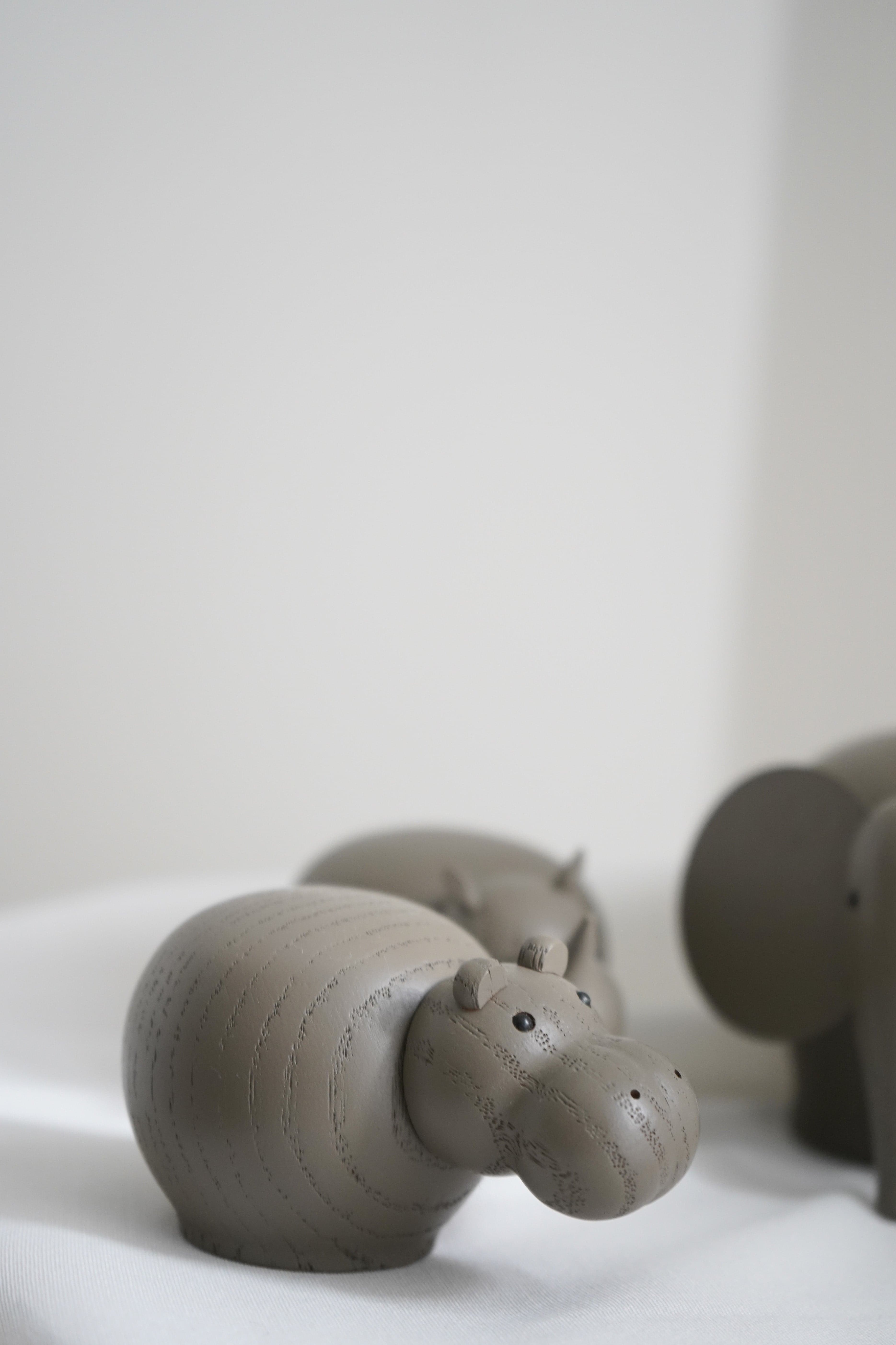 WOUD Hibo hippopotamus (Medium) - Taupe — фото 3