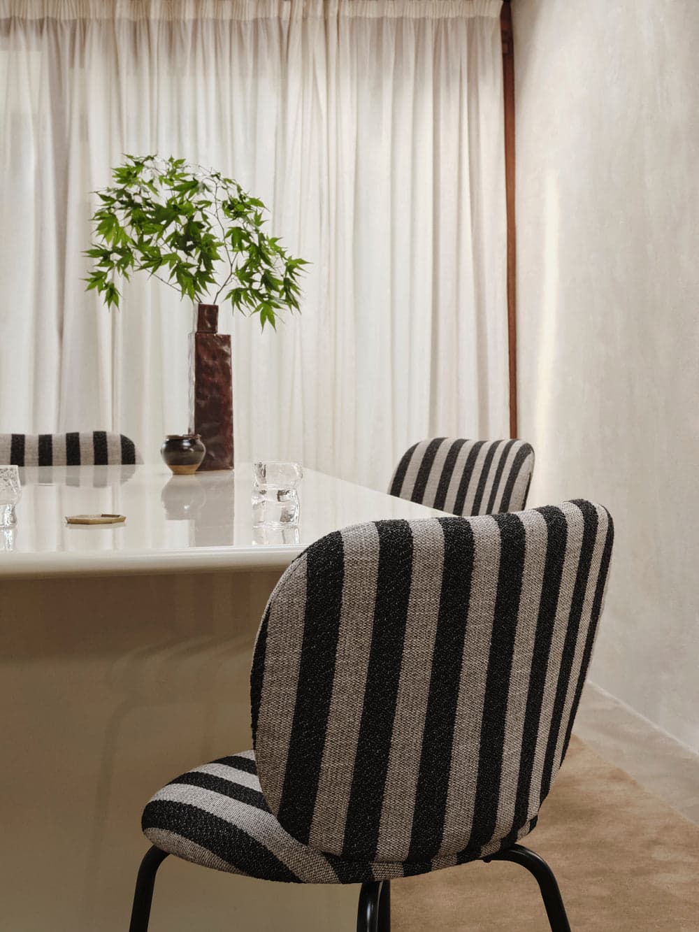 Ferm Living Rico Chair - Black - Louisiana - Sand/Black — фото 4