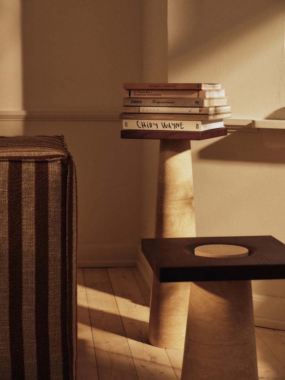 Ferm Living Grova Pedestal - Travertine — фото 3