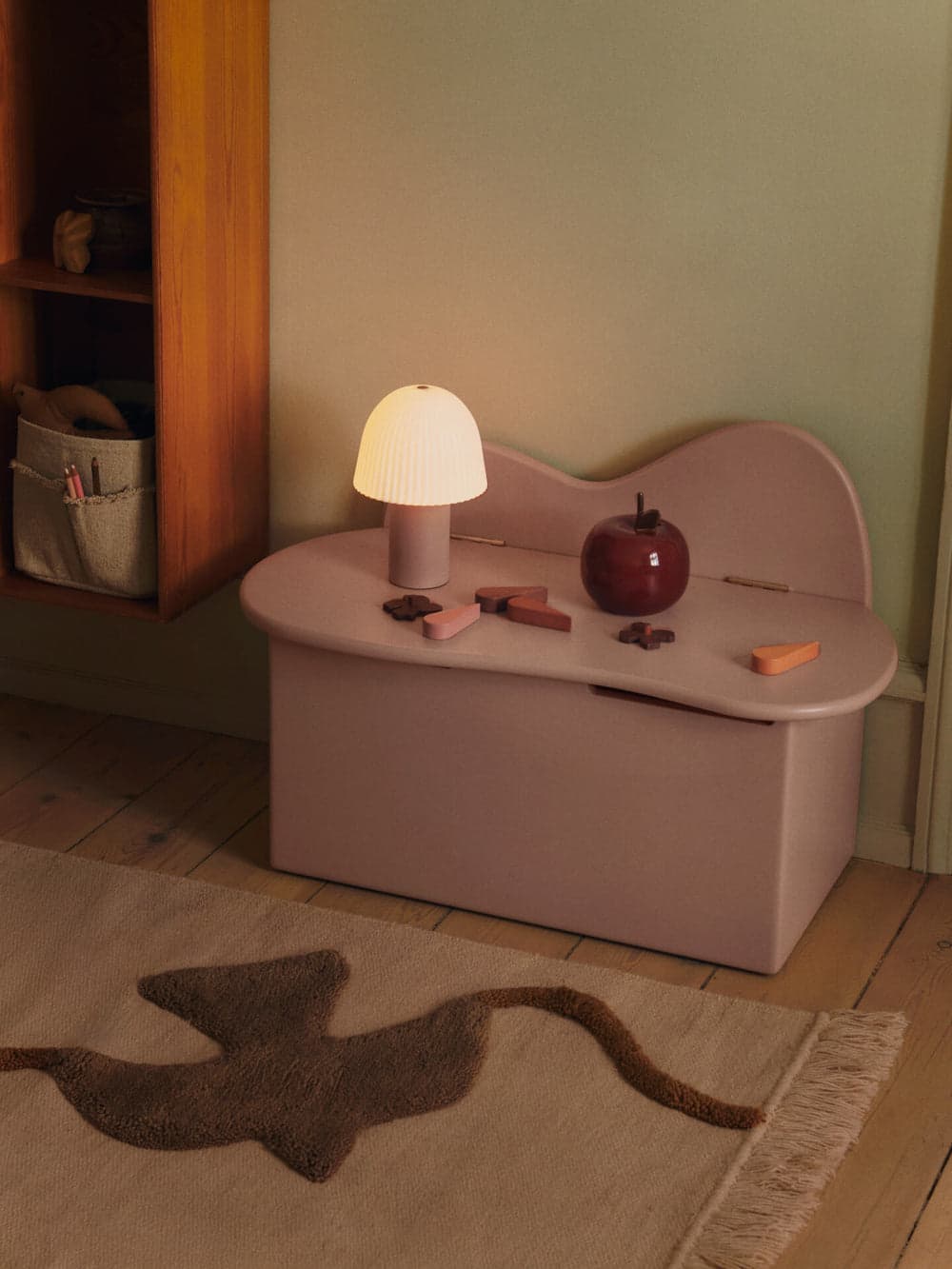 Ferm Living Frill Portable Lamp - Rose/White — фото 5