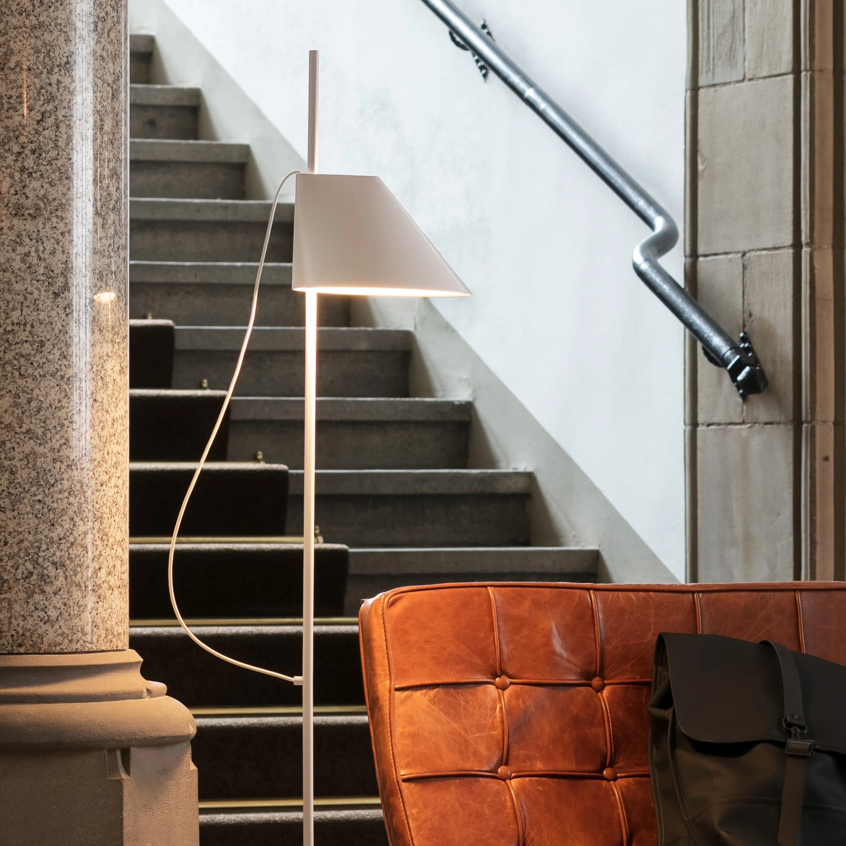 Louis Poulsen Yuh Floor Lamp Brass/white — фото 11