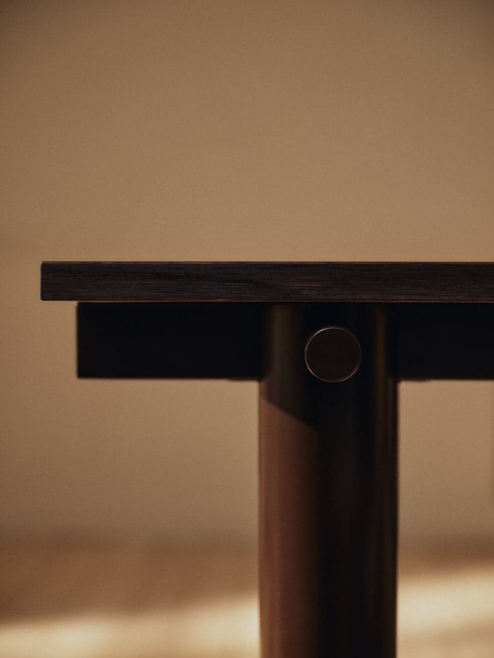 Ferm Living Atura Dining Table - Dark Chocolate/Dark Stained Oak — фото 6