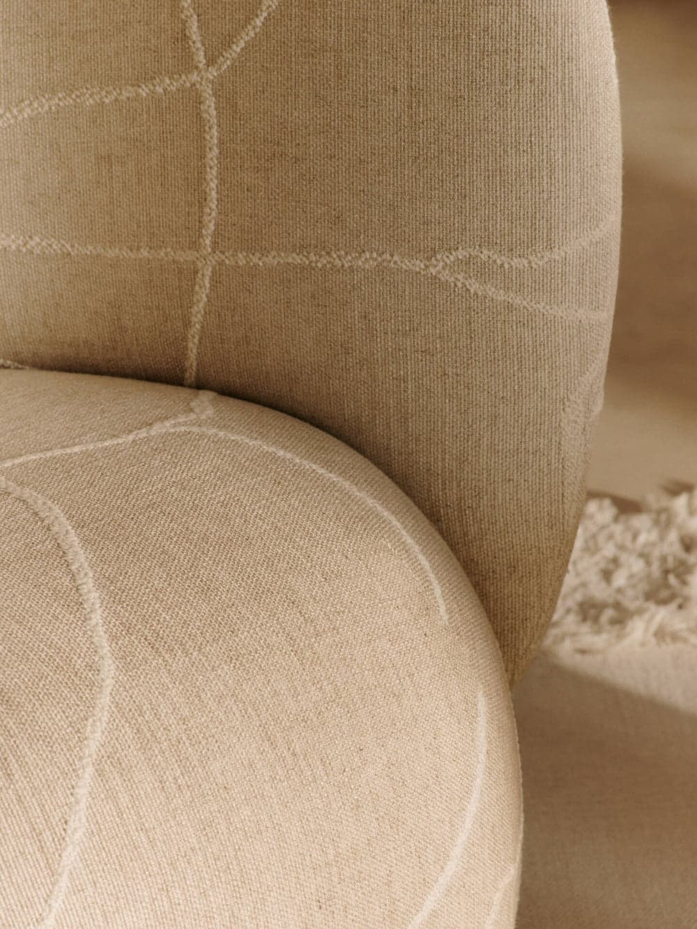 Ferm Living Rico Lounge Chair - Swivel - Can Lis - Sand/Off-White — фото 3