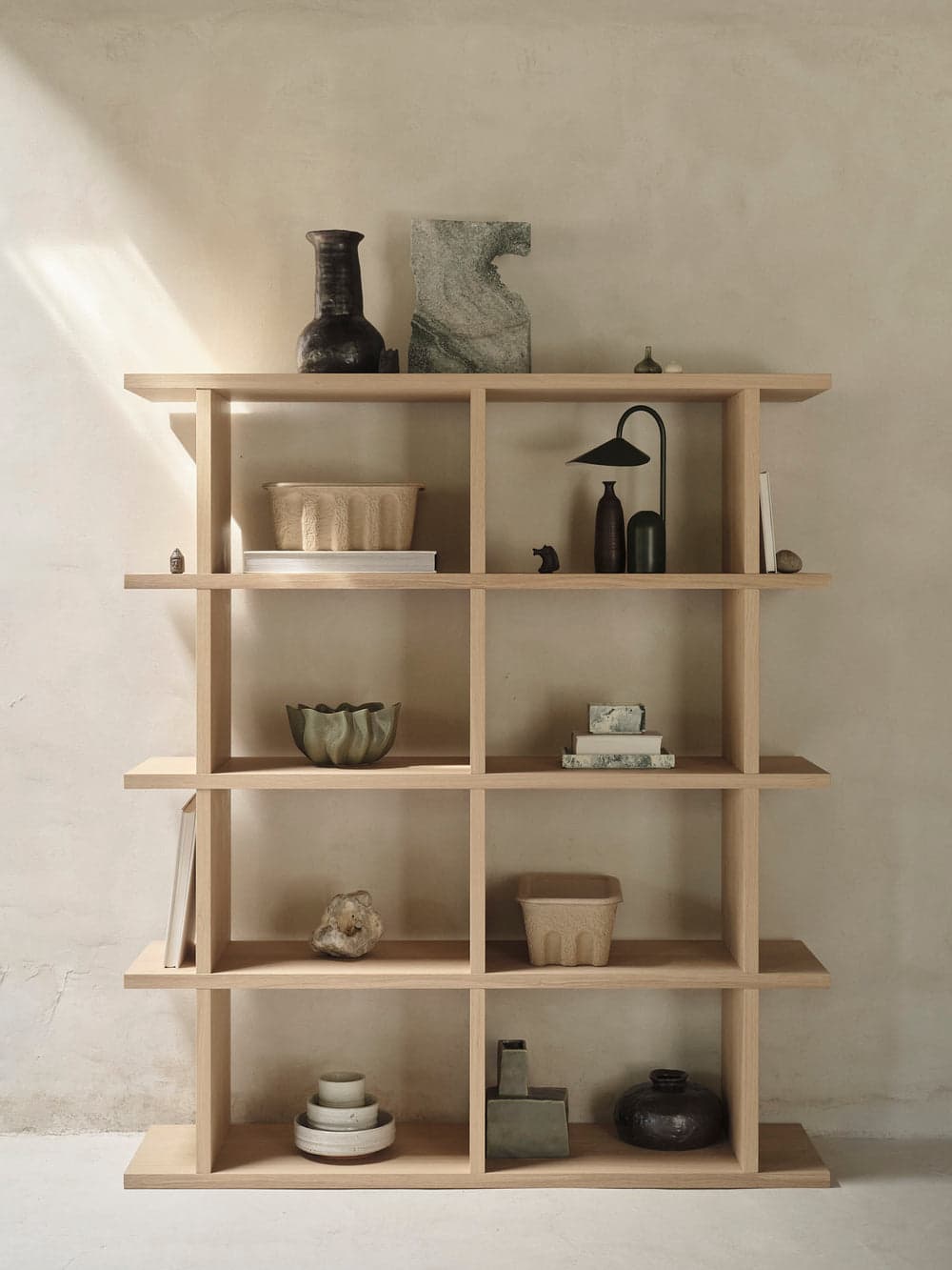 Ferm Living Kona Bookcase - 2x4 - Natural Oak Veneer — фото 3