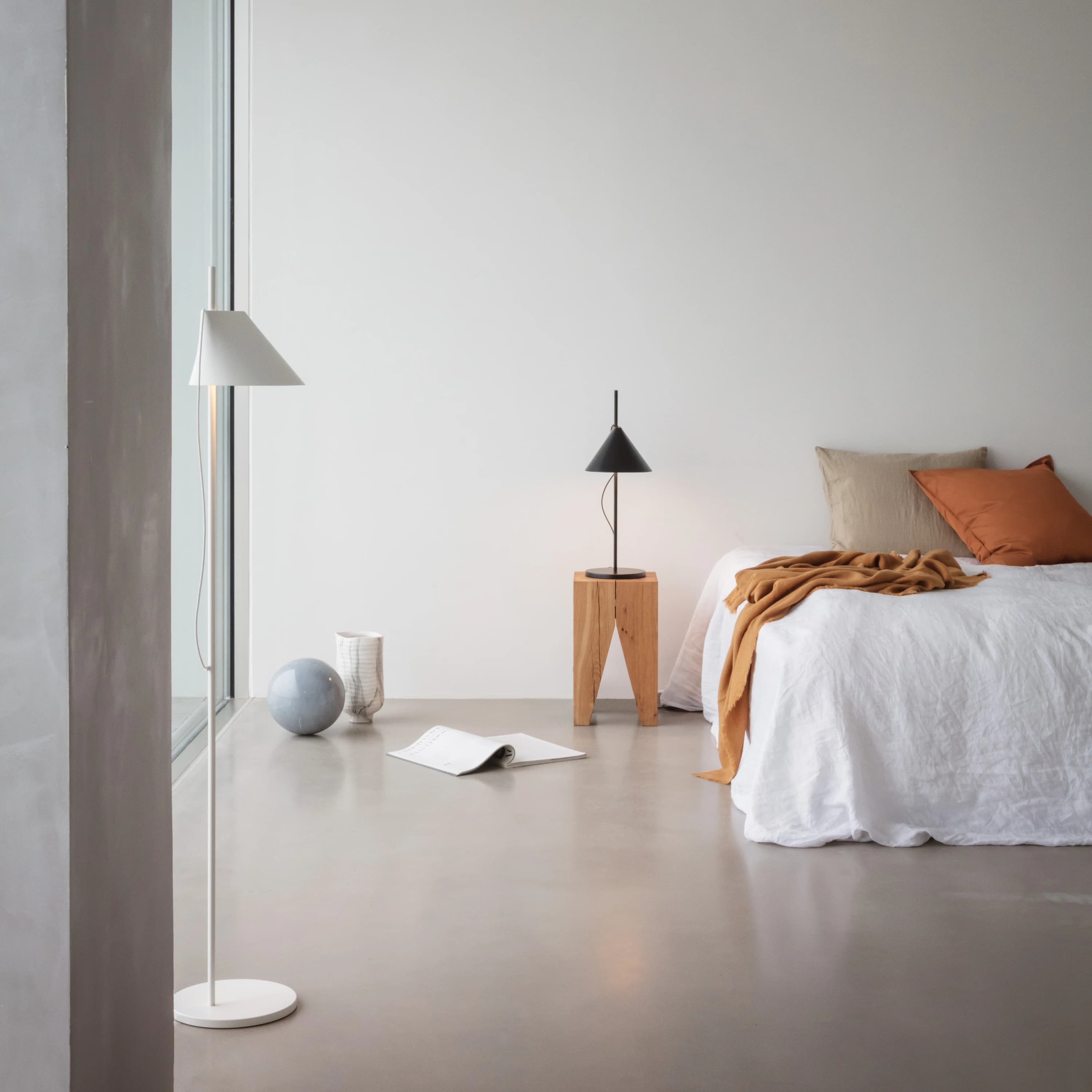 Louis Poulsen Yuh Floor Lamp Brass/white — фото 9