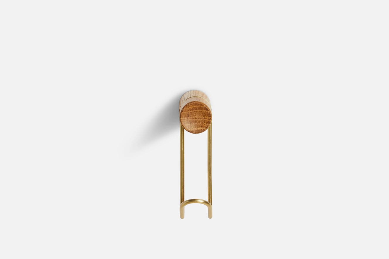 WOUD Around wall hanger (Small) - Oak/satin brass — фото 5