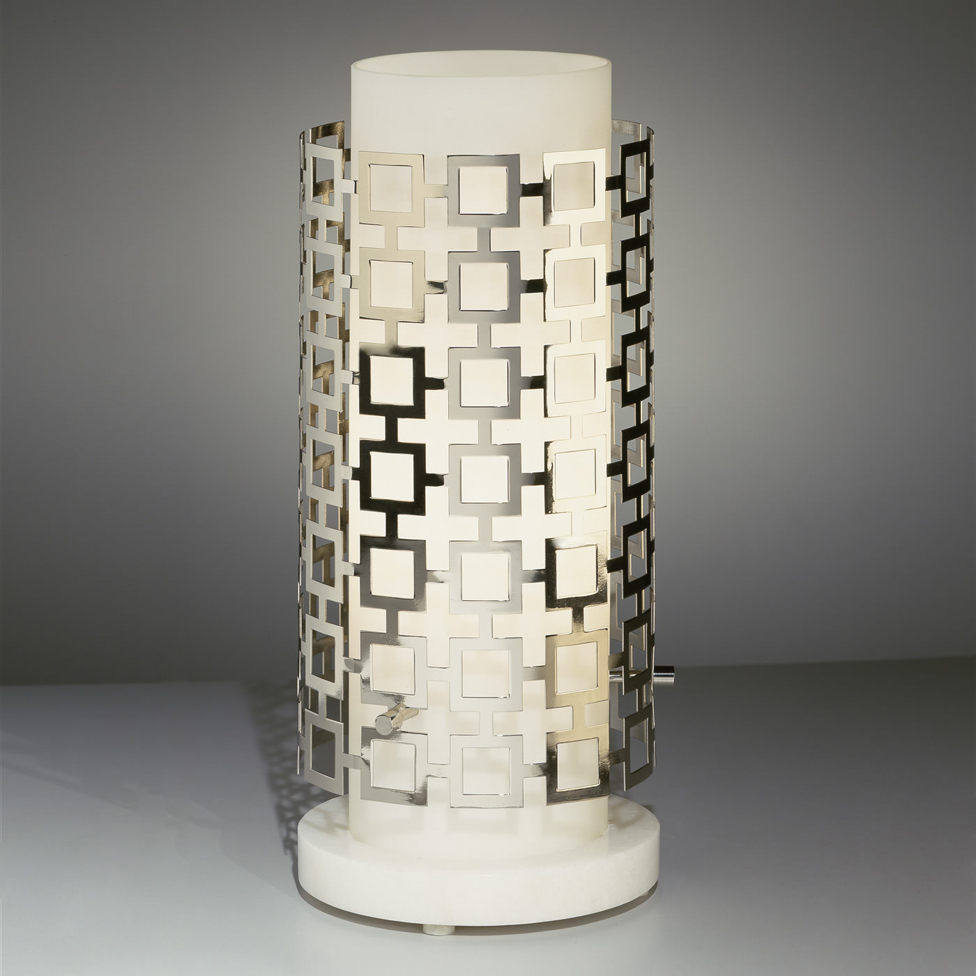 Jonathan Adler Настольный светильник Jonathan Adler Parker Table Torchière