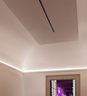 FLOS представляет серию The Black Line