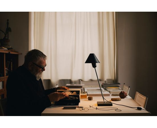 Настольный светильник Santa &amp; Cole Gira, фото 3