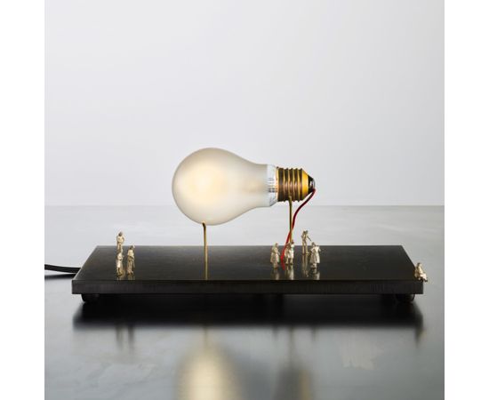 Настольный светильник Ingo Maurer I Ricchi Poveri - Monument for a Bulb, фото 1